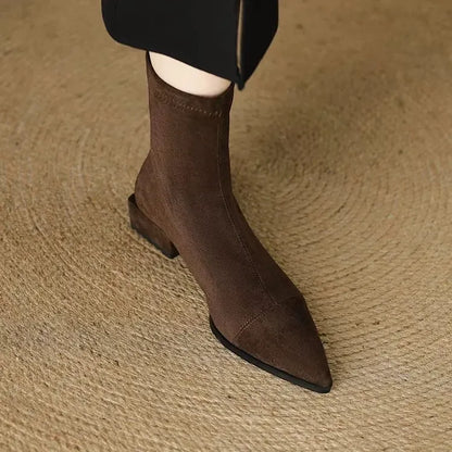 Delfina - Botines de Ante con Punta Fina y Tacón Bajo