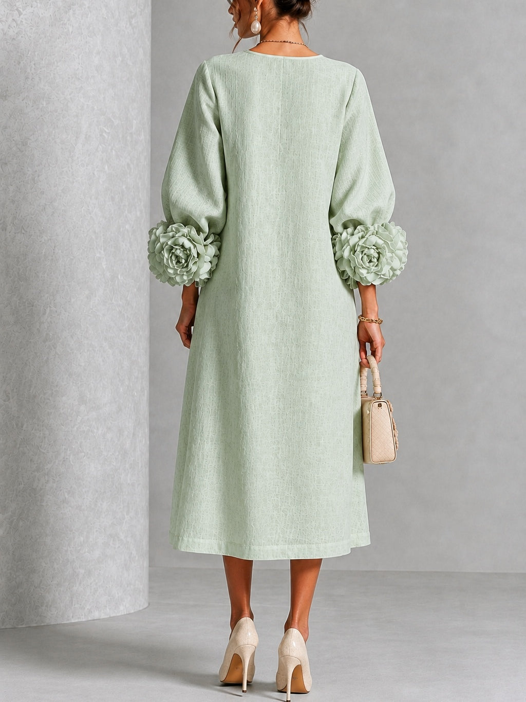 Vestido Midi con Botones de Flores y Mangas Florales Extravagantes