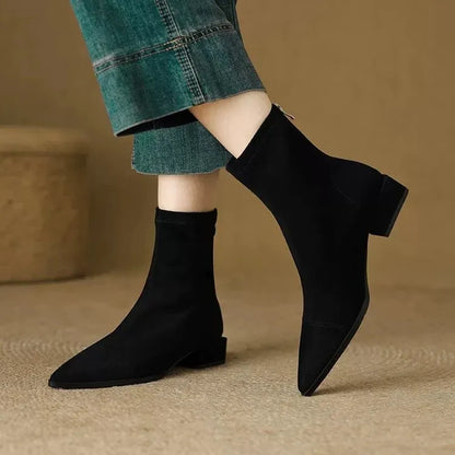 Delfina - Botines de Ante con Punta Fina y Tacón Bajo
